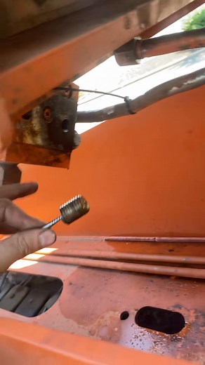 Today I have assistance #hdmech #hdmechdieselrepair #heavyequipment #heavyequipmentmechanic #cat #caterpillar #dozer #lull #telehandler #hydraulics #diesel #servicetruck #tools #mechan#freestuff #NASCAR #NFLSunday #freeitems #TransportationProvided #freetogoodhome #FitnessEquipment #curbsidepickup #trading #sticker #fblifestylee | Dakota Hoffman