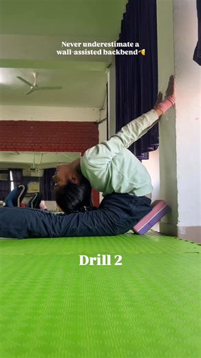 Alka Periwal |Yoga Practitioner🇮🇳 on Instagram: "Wall-assisted backbend that never fails🪄. #backbend #flexibilitygoals #backward #wallassistedbackbend #heartopening #contortionpractice #practice #yoga #yogapractice #explore #drillsforbackflexibility #flexibility #yogateacherlife #onlineclasses #drills #tutorial #tips #instagram #indianyogini #lpu #lpuuniversity"