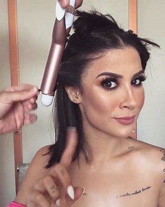 5.2M views · 17K reactions | Nos comentários da última foto vocês falaram muito do cabelo curto, então, já que hoje é quinta, vamos de #TBT com tutorial de um curtinho, com ondas e ponta reta, que a Bia AMA ♥️ | Boca Rosa | Facebook