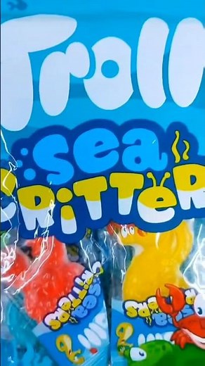 ASMR | SATISFYING TROLLI GUMMY SEA CRITTERS #shorts #short #sweets #gummy #fillingplatterwithsweets