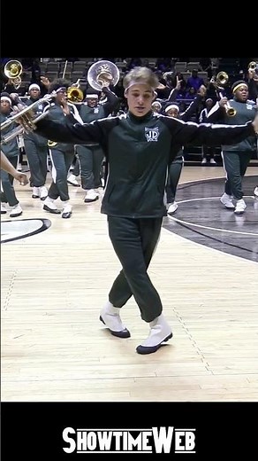 Justin “Vanilla Funk” Heideman @v4n1lla_funk #drummajor #drumline #marchingband