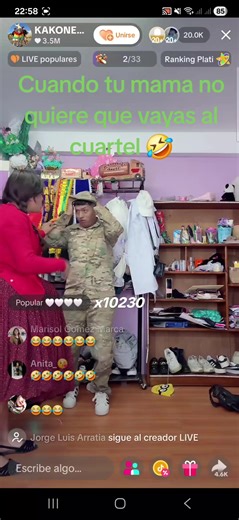 Actuación divertida de Los Kakones en el Cuartel