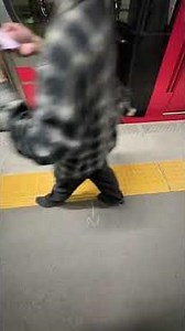 一コマ 中部国際空港発一部特別車特急岐阜行き名鉄岐阜駅増結7両目基本6両目運転席からドアオープン下車ドアクローズ増結車両切り離し基本編成ドアオープン