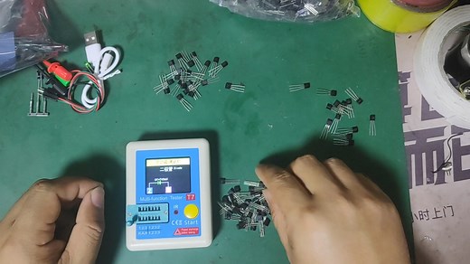 lcr t7晶体管测试仪简单测试和拆解