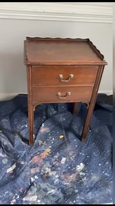 Vintage telephone table makeover with hot pink in Peony! #vintage #upcycle #makeover #home #paint | The Top Drawer RVA