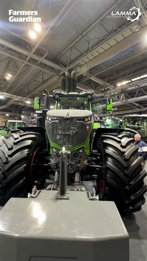 From the Floor at LAMMA! 🚜 Ten years since its introduction, Fendt's 1000 series has received several updates and changes to the cab, engine output, and wheel and tyre layout, with the flagship 550hp 1052 model remaining the world’s largest non-articulated tractor... READ MORE: https://ow.ly/Rubu50XXebF | Farmers Guardian