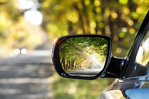 5 Secrets of Your Side View Mirror That You Didn't Know