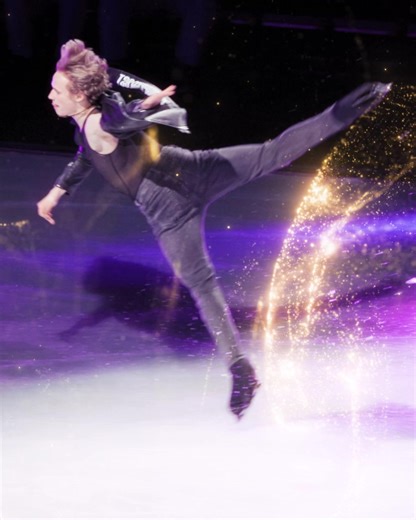 Fresh off a dominant Olympics, America's gold medalists hit the ice in Chicago. Stars on Ice brings world champions and Olympic icons live. | Stars on Ice