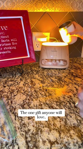 Grab these salt rock diffusers, and put any essential oil or sent you one inside to make your whole area smell lovely! Perfect gift, very calming effect! @SALKING INC @CreatoRev Social Agency