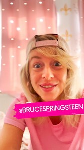 Heute ist mein Geburtstag! Mein Wunsch dieses Jahr: MIT BRUCE SPRINGSTEEN SINGEN. 🤘🏼🤘🏼 Der Plan sieht so aus: 1. In den kommenden vier Wochen release ich 4 Coverversionen von Springsteens Songs. 2. unter diesen Coverversionen verlinken wir (also alle, die von euch wollen und ich) Bruce Springsteen. 3. und schreiben dazu, dass Miss Allie sich gern wünscht, mit ihm am 15.7. in Hamburg zu singen. BOOM! Ich hatte jetzt schon so viel Spaß bei der Aktion. ☺️☺️Das ist mein Sommerprojekt. 😍🌸 #bruc