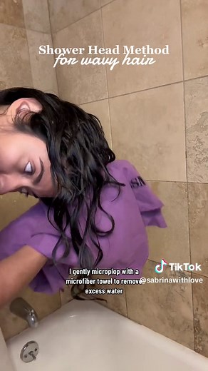 Let’s call this the Shower Head Method for styling wavy hair. This is something I used to do in highschool to style my hair. In this video I’m using Aveda Nutriplenish Leave-in Conditioner, Curl Talk Gel and Rizos Curls Foam. I have 2A/2B thick waves, try this out if you have similar hair and follow for more wavy hair tips. 🤍 #wavyhair #showerheadmethod #wavyhairtips #wavyhaircare #wavyhairroutine #wavyhairgirls #wavyhairtutorial #wavyhairjourney