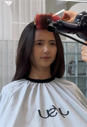 Effortless Fringe Hairstyle Tutorial with Hair Rollers