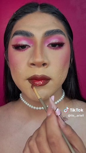 Lolli Lips Tutorial: Perfect Your Lip Sync Skills