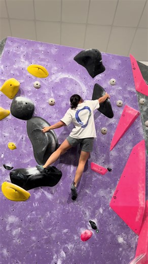 B Chevrons Green Climbing Holds