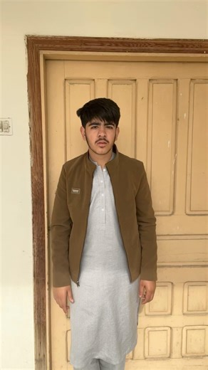 mummy mere dost log a rahe hain🤣😂 #realfools #funny #comedy #funnyshorts #youtubeshorts