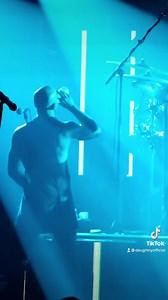 Feed my eyes ‘Man in the Box’ performed July 27, 2022 in Des Moines, Iowa #daughtry #aliceinchains Alice In Chains | Daughtry