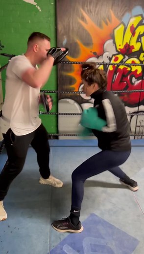 INSIDE WORK Amy Timlin #boxeo #boxingskills #boxingworkout #boxinglife #boxingnews #boxeomexicano #boxingtraining #boxingworld #boxeoargentino #boxeocubano #boxeoprofesional #boxeomundial | Kieran Farrell