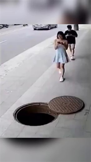 Ice Had the Final Say 🧊😂 #winterfails #slipandfall #funny #fyp #viral