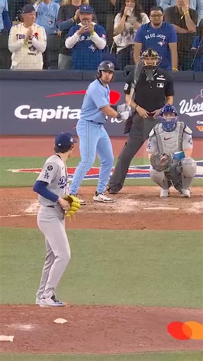 The dead ball play in Game 6 of the World Series has every Blue Jays fan up in arms #mlb #dodgers #baseball | Slugger Society