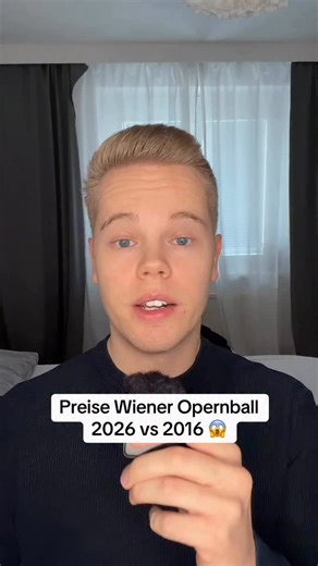 💰Preise Wiener Opernball 2026 vs 2016 Der Wiener Opernball war nie günstig 🎻✨ – aber 2026 ist im Vergleich zu 2016 nochmal eine andere Liga 💸. Die Eintrittskarte stieg von 290 € (2016) auf 410 € (2026), inklusive 35 € Spende 🎟️➡️📈 – das sind über 41 %. Wer mehr Komfort will, zahlt für einen Tischplatz 2026 zusätzlich 230 € pro Person, also 640 € gesamt 🪑🥂. 2016 lag man mit 290 € Eintritt plus ca. 200 € Tischplatz bei etwa 490 € pro Person – also grob 150 € weniger. Richtig teuer wird’s wi