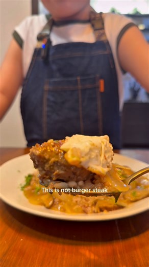 Burger Steak “Loco Moco” 🍔🥩🍳 by MiggysCraft #chefmarky #breakfastspot #spanishfood #restaurantreview #foodreview #mexicanfood #homemadefood #DinningExperience #weekendbrunch #foodorder #foodie #burgers #breakfast | Chef Marky