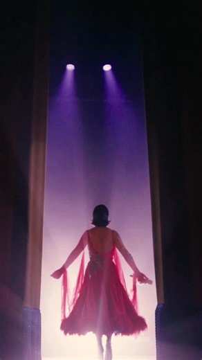 Ángela Aguilar on Instagram: "Este año puso a prueba muchas cosas: la paciencia, la fe y la capacidad de mantenerte firme. No todo lo que circula merece espacio en tu vida. No fue fácil. Decidí no negociar quién soy para encajar en una narrativa ajena. Mantenerte de pie cuando quieren verte caer también es una forma de decir la verdad, sin levantar la voz. Seguir adelante no siempre se siente valiente. A veces se siente pesado, solitario, injusto. Pero rendirme habría sido darle la razón al rui