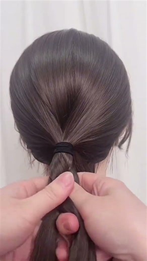 Easy Hair Braiding Tutorials: Learn to Style with Pins & Updos