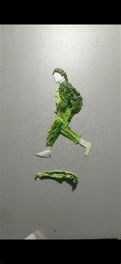 A stop-motion animation made with cabbage—a tribute to Michael Jackson, in loving memory.