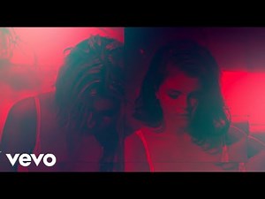 Marshmello & Selena Gomez - Wolves (Live at the AMA's)