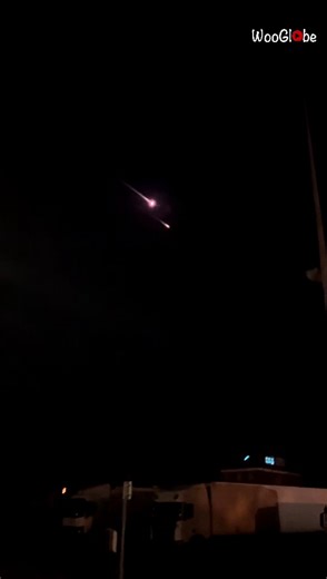 'What is This?!' - Early morning sky turns spectacular as a glowing object moves across the darkness