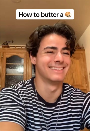 How to Butter a Bagel Like an Italian Family