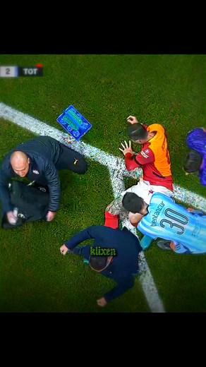 Bünyamin on Instagram: "Ah be osim seni unutuk. • • • #galatasaray #gs #victorosimhen #aftereffect #fyp #edit #4k #viral"