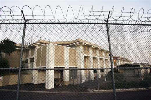 Man injured after hopping fence into Santa Barbara County jail perimeter to avoid ICE: sheriff