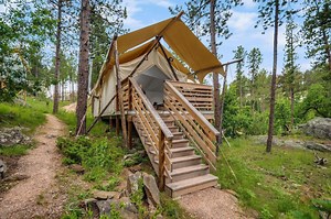 Top 10 Glamping In South Dakota | Mt. Rushmore, Black Hills, & More - Jones Around The World