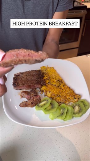 Java | Houston Photographer | Flag Football on Instagram: "How do you like your steak? I'll take medium rare or medium all day 😋 Day 2/7 of cooking home cooked meals. This High protein breakfast is perfect for helping to get your protein in. The kiwis 🥝 help with digestion so I thought it would be good to pair with the steak 🥩 IYKYK (red meat) Making micro goals as I make progression to my overall goal 😉 #howtocooksteak #fyp #highproteinmeals #highproteinbreakfast #healthyeats"