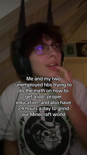 Y’all wanna house tour? Jk, mines not finished. #minecraft #unemployed #jobapplication