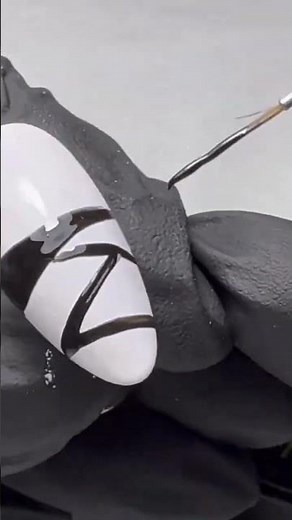 How To: Halloween Mummy Nail Art Tutorial