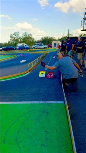 Nitro RC cars battle but pitstops decide the winner #RCCars #Racing