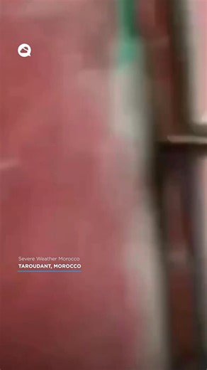A lightning bolt ⚡ struck a building in #Taroudant, Morocco! The phenomenon was captured by local residents. | Meteored