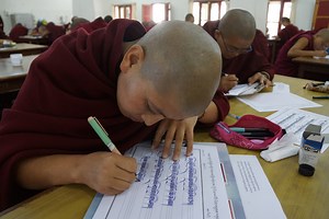 Tibetan calligraphy and the Tibetan language - Tibetan Nuns Project