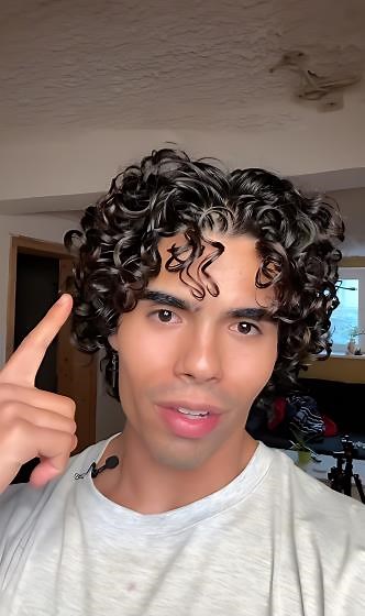 Curly middle part hair routine