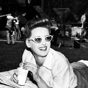 On the set of NOW, VOYAGER (1942). | Bette Davis