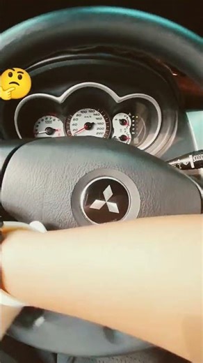 2013 colt plus 發動+轉方向盤+喇叭（那個表情是為了遮車牌的,但是不想再多弄所以每一秒都有那個表情）