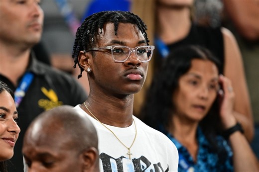 "Bron is staying in the NBA until Bryce is drafted": Hoops fans go wild over LeBron James' son Bryce James' surprise commitment to Arizona Wildcats