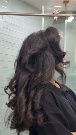 Anna Heid on Instagram: "Okay but… this VOLUME 💁‍♀️ I just tried the new @bumbleandbumble Thickening High Drama Styling Foam and my hair has never looked this full. If you want big, bouncy hair without the crunch, run to @Ultabeauty! #Bumbleandbumblepartner 📍 Charleston girls: Bumble and bumble is hosting an event at the Mount Pleasant @ultabeauty on Sat 2/7 💖 Free samples, quick styling, hair consultations + a GIVEAWAY! 🎁 The first 10 people to mention my name to a Bumble and bumble crew me