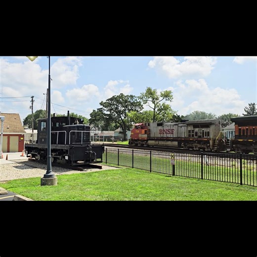 A short BNSF train at Rochelle, IL! August 2025 #trainvideo #railroad #fblifestyle | StormySky Rail Productions