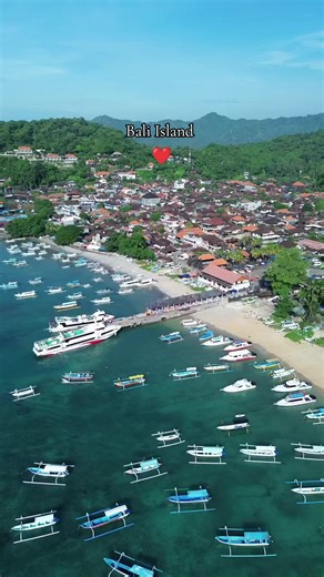 Bali — an island that makes you fall in love over and over again 🌴✨ From the warm sunrise over the beaches, the calming green rice terraces, to the golden sunsets slowly disappearing into the horizon. Every corner of Bali tells a story of beauty, culture, and a peaceful atmosphere that’s hard to find anywhere else. Bali is not just a destination, it’s a feeling. A place where you slow down, enjoy the moment, and appreciate the beauty of the world. Visit once, and you’ll always want to come back