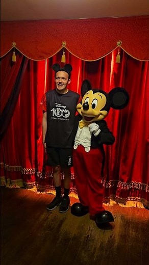 Meeting Mickey Mouse at Disneyland Paris 2024 (HD)