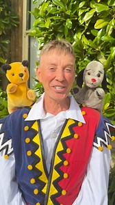 🌟EXCITING ANNOUNCEMENT!🌟 We are so pleased to share that Richard Cadell and Sooty will be hosting their very own Baby Book Club on 12th December at 10:00am! For children ages 1-5, join us in our Piano Bar for a very special pantomime-themed Baby Book Club! 🎟️ You can book your place from tomorrow at 12pm: https://atgtix.co/43mbnZs | Bristol Hippodrome