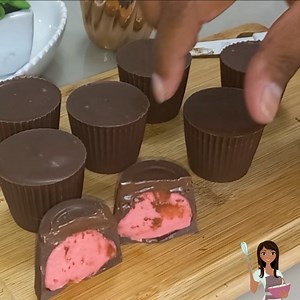 1.5M views · 31K reactions | Faça mais de 200 TRUFAS em 1 hora na sua casa, sem precisar de forminha e sem ter prática. #trufas #chocolatecake | Receitas e Dicas | Facebook